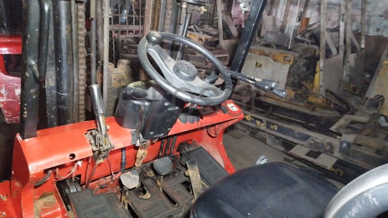 Empilhadeira IZUZU H25D-03