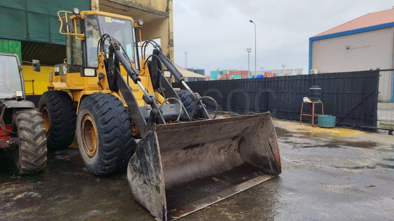 Pá escavadora CATERPILLAR T18F