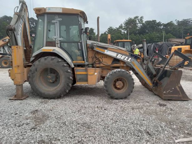 Rétrocaveuse BELL 315 SJ