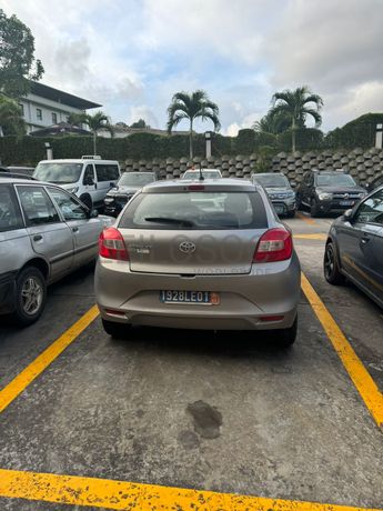 Véhicule léger TOYOTA STARLET