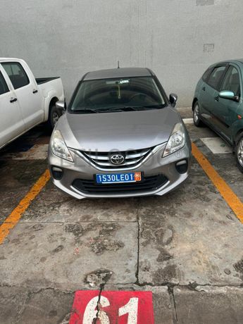 Véhicule léger TOYOTA STARLET