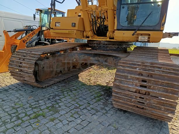 Giratória de Rastos Komatsu · Ano 2018