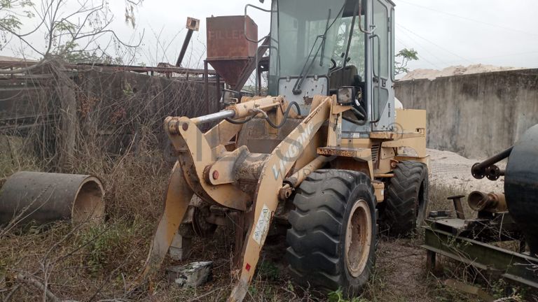 Retroescavadeira - Liugoneng/CLG816C