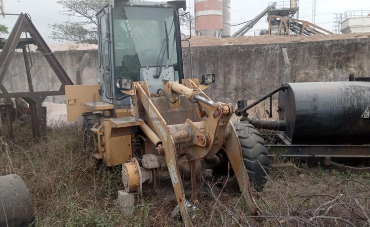 Retroescavadeira - Liugoneng/CLG816C