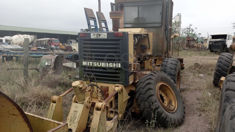 Niveladora  - Mitsubishi/MG 530