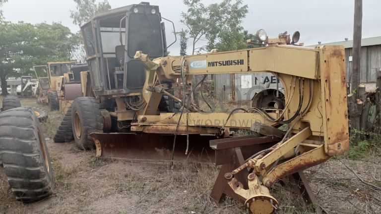 Niveladora  - Mitsubishi/MG 530