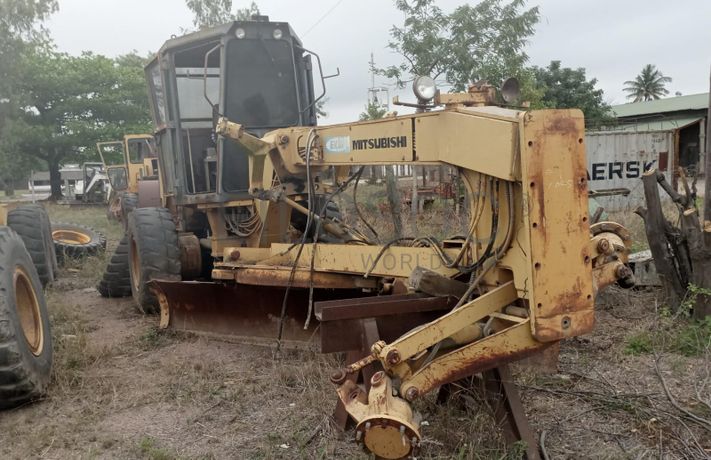 Niveladora  - Mitsubishi/MG 530