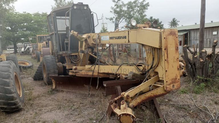 Niveladora  - Mitsubishi/MG 530