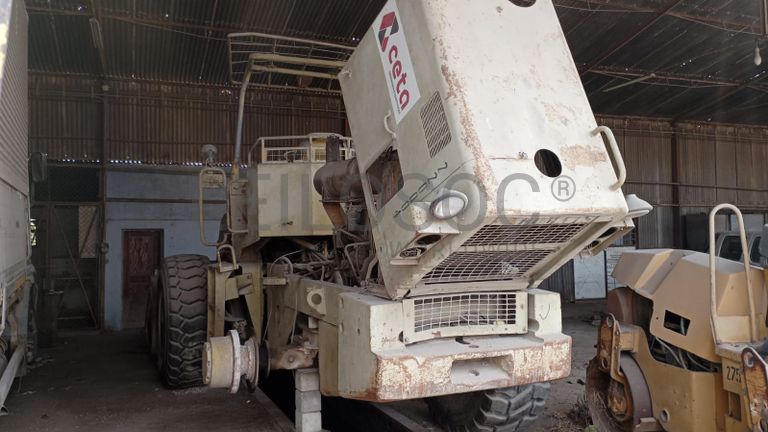 Escavadeira  - Komatsu/S6D105