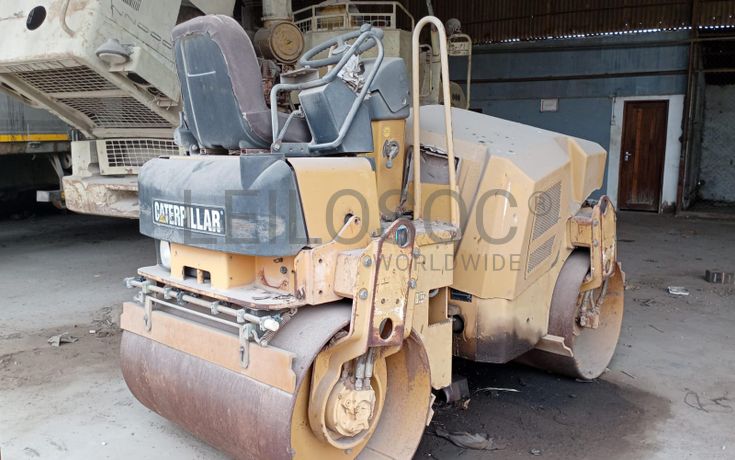 Rolo compactador - Caterpillar/CB24