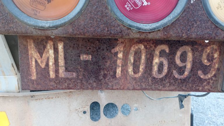 Atrelado de três eixos