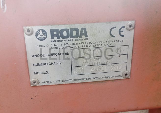 Escova de trator para limpeza de estradas