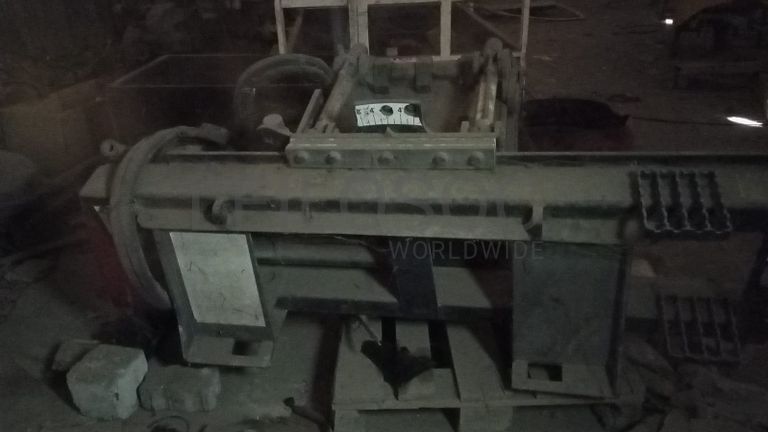 Engate - Caterpillar