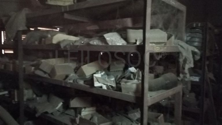 Prateleiras metálicas