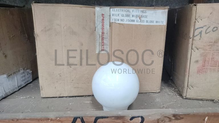 Globos brancos de 150mm