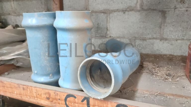 união de passagem de 110mm e curva de 110mm