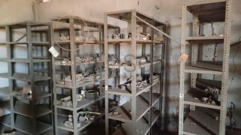 Prateleiras metálicas