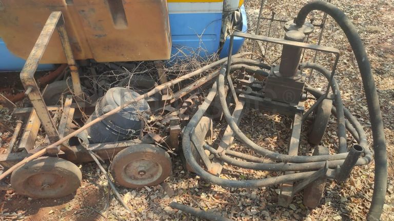 Máquinas de alcatrão.