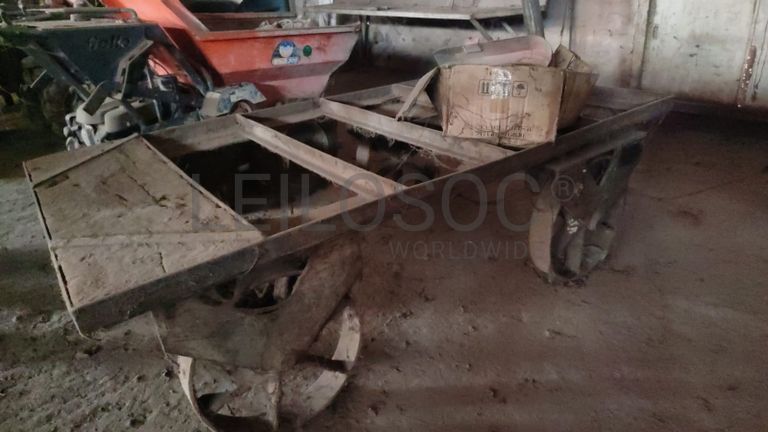 Carinho de mão metálico