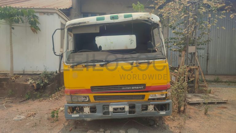 Camião cisterna pipa