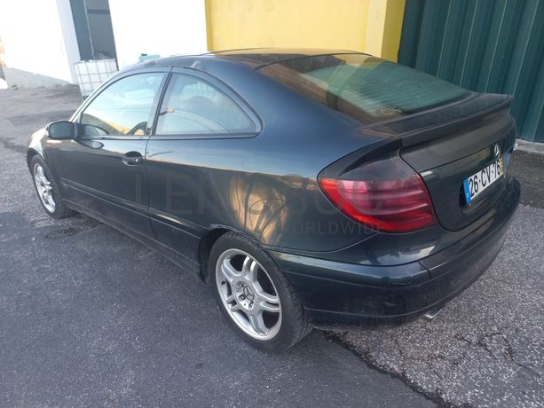 Mercedes- Benz C 220 CDI · Ano 2002