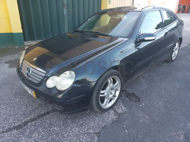 Mercedes- Benz C 220 CDI · Ano 2002