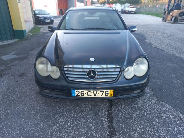 Mercedes- Benz C 220 CDI · Ano 2002