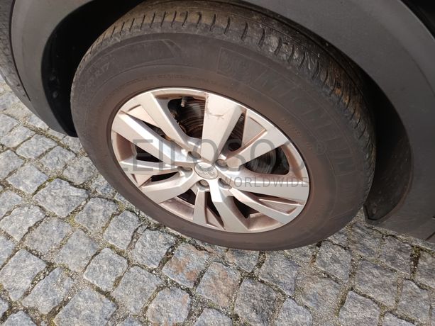 Peugeot 5008 · Ano 2017