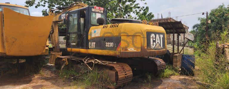 CATERPILLAR 25T Crawler Excavator with Spare Parts 