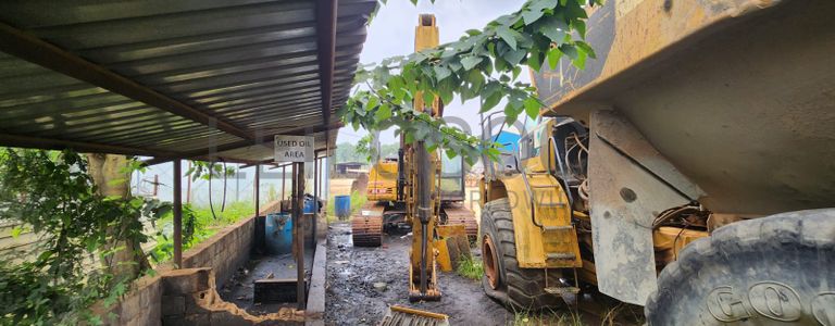 CATERPILLAR 25T Crawler Excavator with Spare Parts 