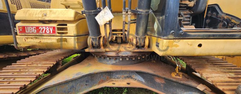 CATERPILLAR 25T Crawler Excavator with Spare Parts 