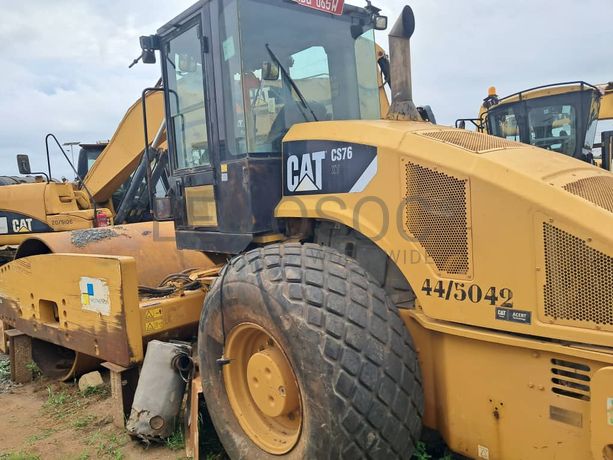 CATERPILLAR 17T Vibratory Soil Compactor