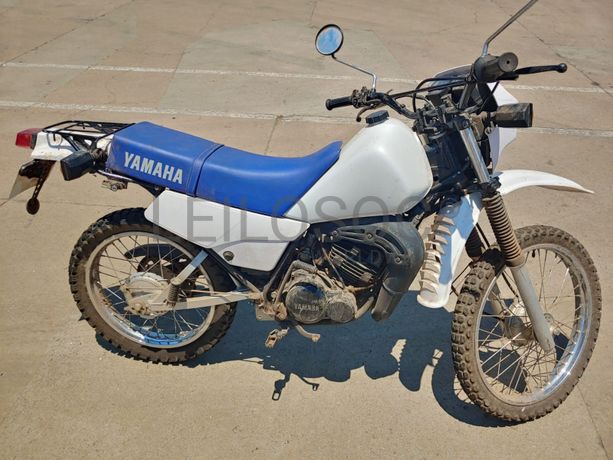 Moto YAMAHA DT 12
