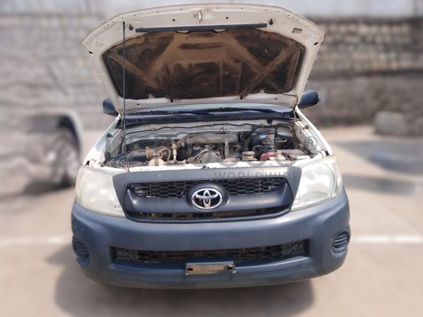 Voiture TOYOTA HILUX 
