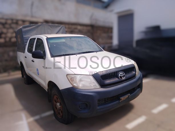 Voiture TOYOTA HILUX 