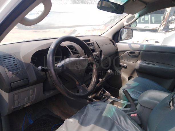 Voiture TOYOTA HILUX 