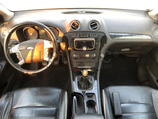 Voiture FORD Mondeo