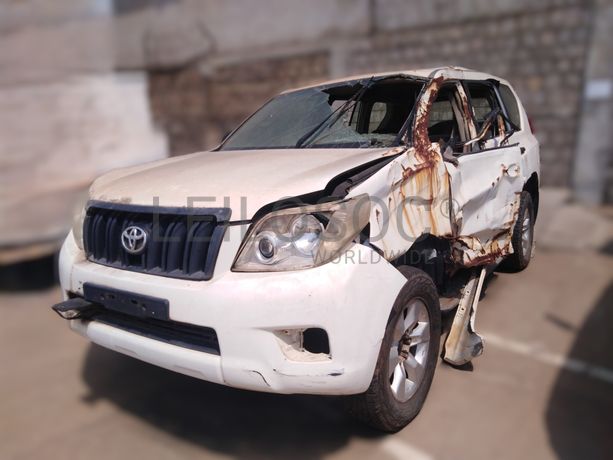 Voiture TOYOTA Prado
