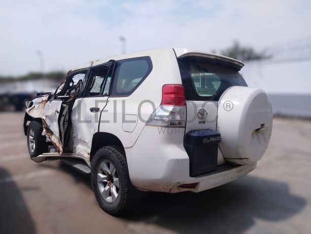 Voiture TOYOTA Prado