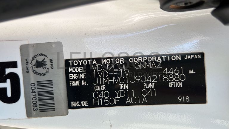 Voiture TOYOTA LC 200