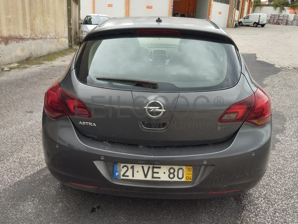 Opel Astra · Ano 2010