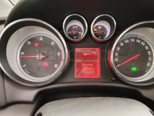 Opel Astra · Ano 2010