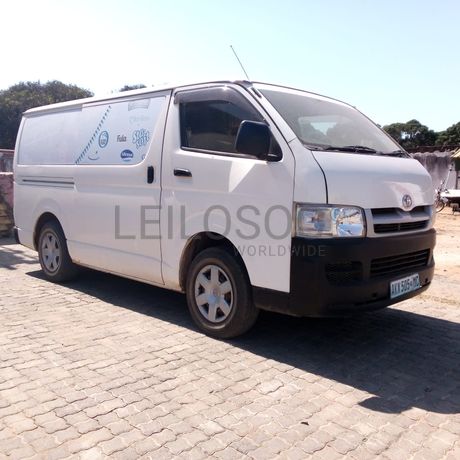 TOYOTA HIACE