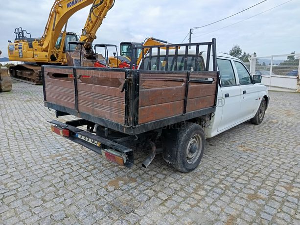 Mitsubishi L200 · Ano 2000