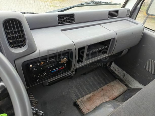 Nissan Cabstar 35.13 Com Grua · Ano 2004