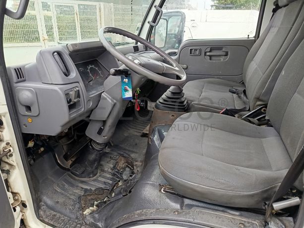 Nissan Cabstar 35.13 Com Grua · Ano 2004