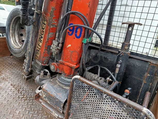 Nissan Cabstar 35.13 Com Grua · Ano 2004