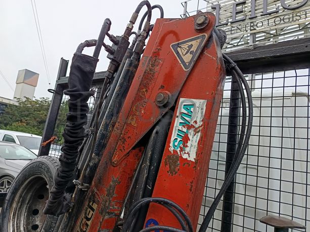 Nissan Cabstar 35.13 Com Grua · Ano 2004