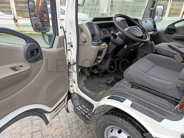 Nissan Cabstar 35.13 Com Grua · Ano 2010