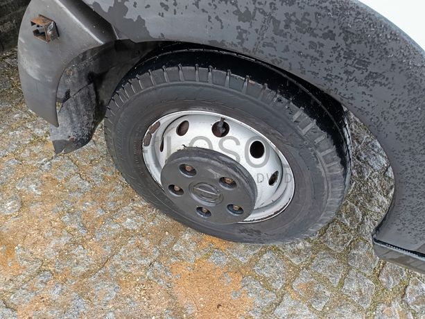 Nissan Cabstar 35.13 Com Grua · Ano 2010